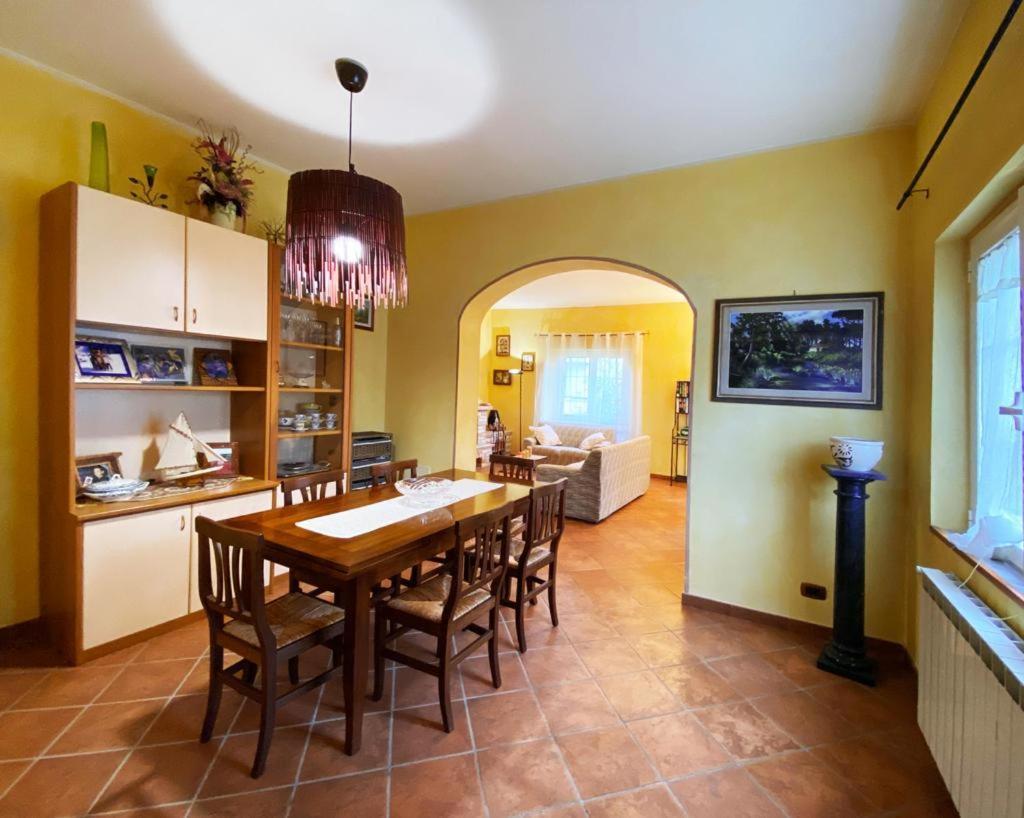 La Madonnina Bed & Breakfast Querceta Exterior photo